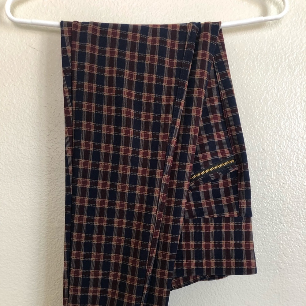Checkered pants☁️🤎